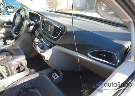 2019 Chrysler Pacifica Touring L z USA, uszkodzony, nr VIN 2C4RC1BG0KR749033